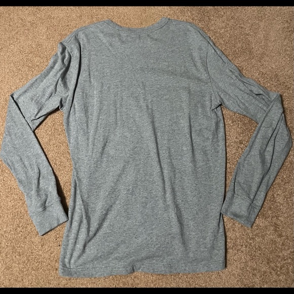 American Eagle Long Sleeve T - Picture 1 of 3